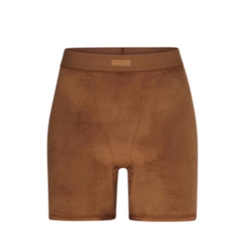 SKIMS VELOUR BIKER SHORTS - SIZE MEDIUM - BRAND NEW W/ TAGS IN COPPER (RARE)